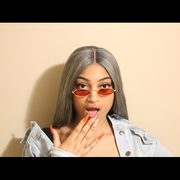 Red sunglasses perfect for spring and summer - Picture 2 of 3